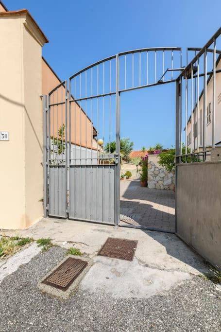 Casa “Oasi Del Mare” Daire Livorno Dış mekan fotoğraf